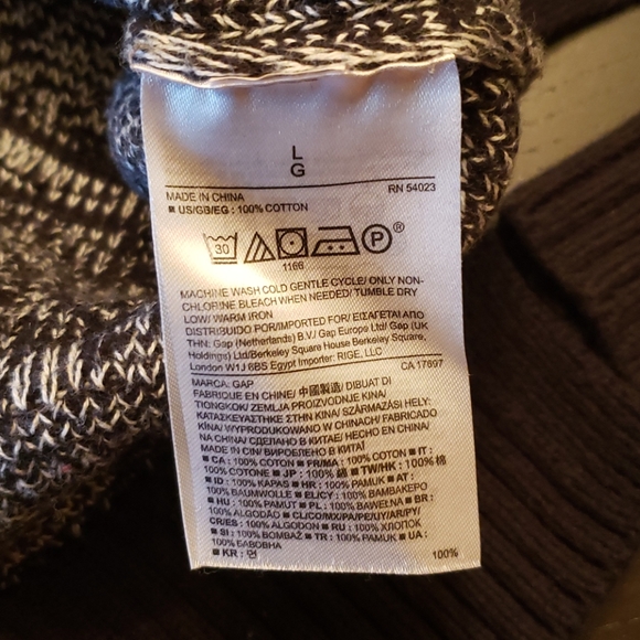 GAP pullover Sweater - Picture 6 of 6